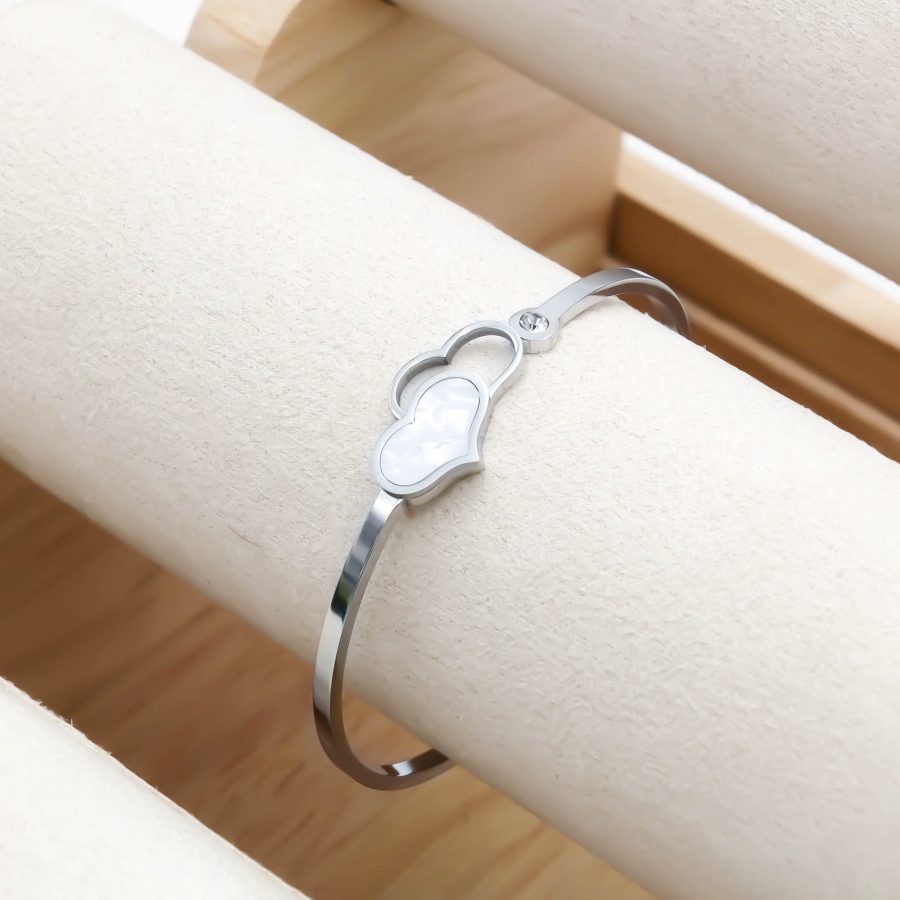 Pearl Heart Bangle